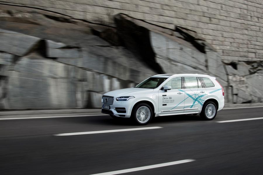  Volvo XC90 Drive Me Test Car 2017 года  (фото 4 из 10)